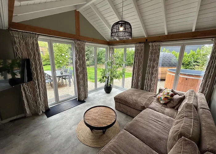 Semesterbostad Hoflodge Met Hottub & Sauna | 2 Pers. *